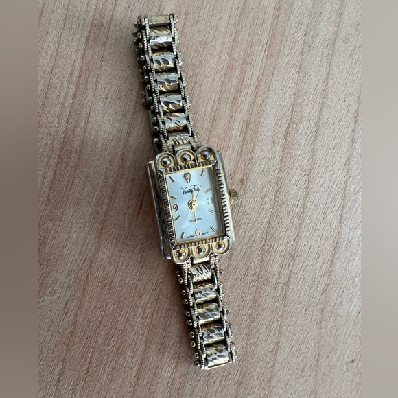 Vanity Fair Accessories Vanity Fair Vfw51 Wrist Watch Vintage